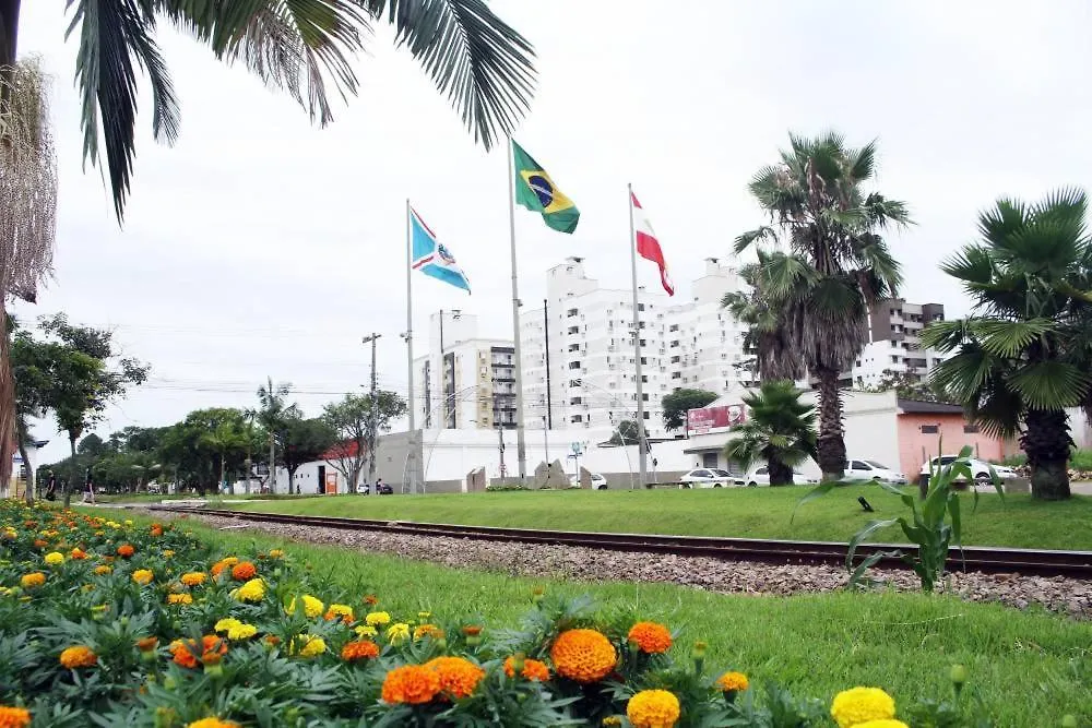APARTAMENTO 10 min de CRICIUMA em IÇARA-SC - 30 min das LAGOAS - Ar Condicionado 3 split - Cozinha - Banheiro - Garagem coberta e Wi-Fi - Acomoda até 6 pessoas - Anfitriã Superhost no BnB  Icara