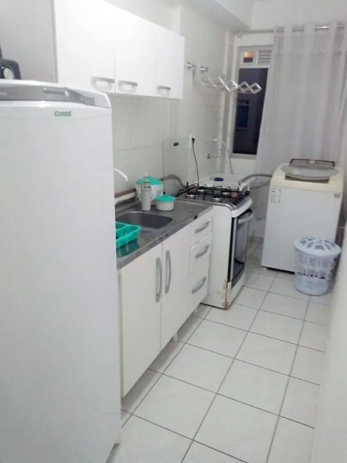 APARTAMENTO 10 min de CRICIUMA em IÇARA-SC - 30 min das LAGOAS - Ar Condicionado 3 split - Cozinha - Banheiro - Garagem coberta e Wi-Fi - Acomoda até 6 pessoas - Anfitriã Superhost no BnB 0*, Icara