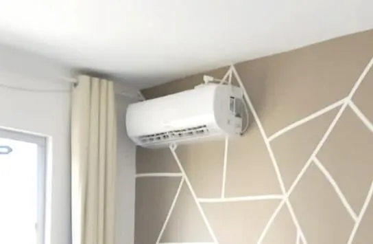 APARTAMENTO 10 min de CRICIUMA em IÇARA-SC - 30 min das LAGOAS - Ar Condicionado 3 split - Cozinha - Banheiro - Garagem coberta e Wi-Fi - Acomoda até 6 pessoas - Anfitriã Superhost no BnB