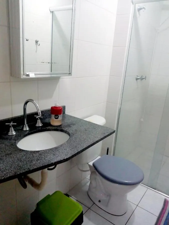 APARTAMENTO 10 min de CRICIUMA em IÇARA-SC - 30 min das LAGOAS - Ar Condicionado 3 split - Cozinha - Banheiro - Garagem coberta e Wi-Fi - Acomoda até 6 pessoas - Anfitriã Superhost no BnB