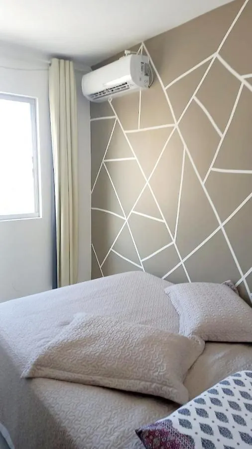 APARTAMENTO 10 min de CRICIUMA em IÇARA-SC - 30 min das LAGOAS - Ar Condicionado 3 split - Cozinha - Banheiro - Garagem coberta e Wi-Fi - Acomoda até 6 pessoas - Anfitriã Superhost no BnB 0*, Icara